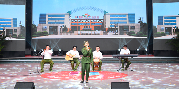 临沂新华庆祝改革开放40周年文艺汇演暨2018年授牌典礼隆重举行 第 3 张 临沂新华庆祝改革开放40周年文艺汇演暨2018年授牌典礼隆重举行 第 3 张